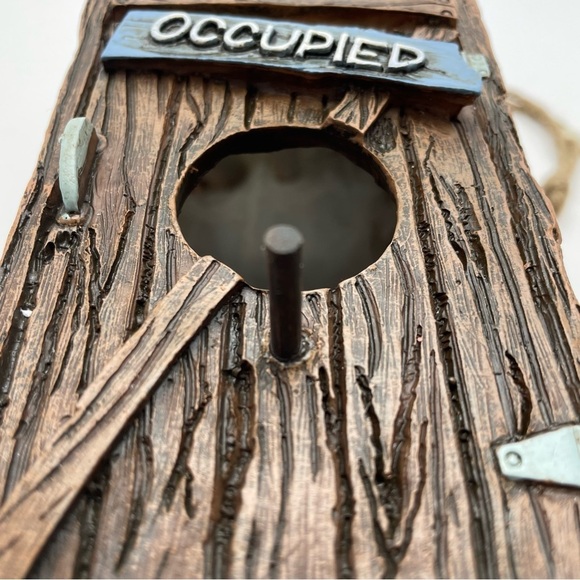 Bird House Occupied Outhouse - Picture 6 of 11